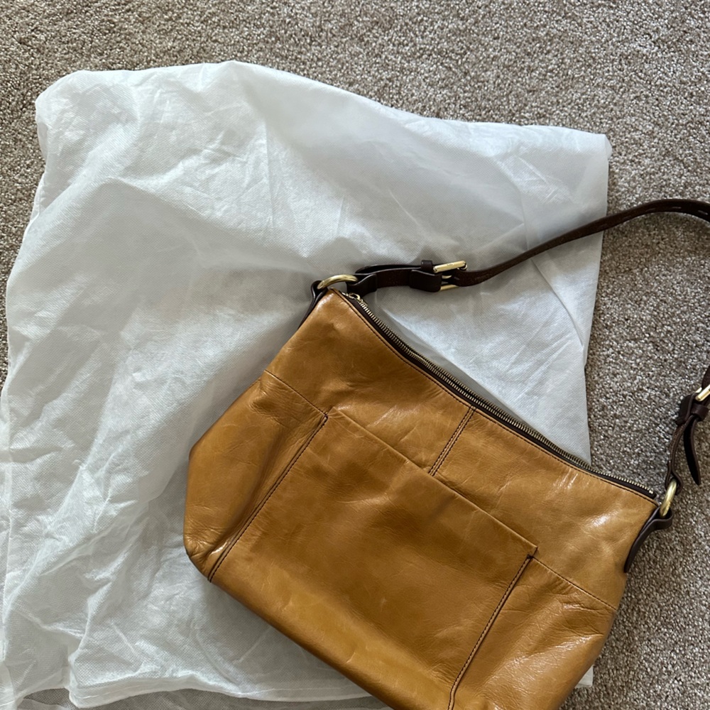 CAMEL COLORED HOBO SHOULDER PURSE